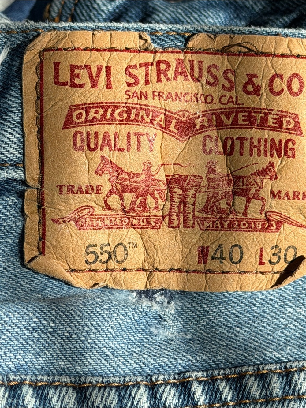 Levi's 550 Relaxed Fit Jeans — Light Blue Denim